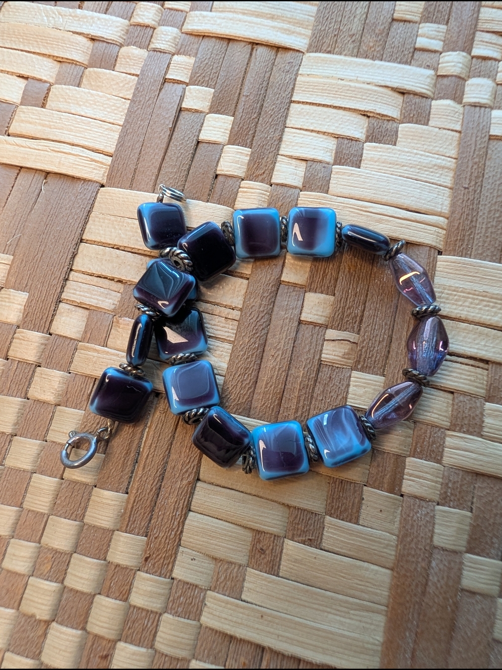 .925 Silver And Glass Beaded Bracelet in Iridescent Blue/Purple